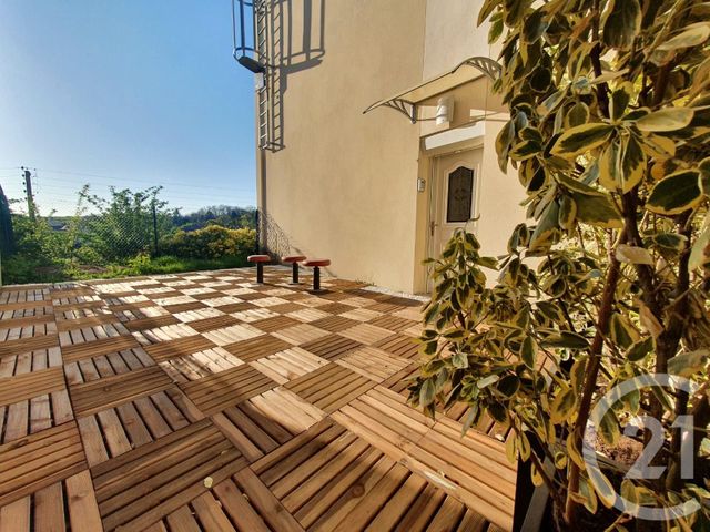 Afficher la photo en grand Appartement F4 à vendre - 4 pièces - 64.01 m2 - CHAMPAGNE SUR OISE - 95 - ILE-DE-FRANCE - Century 21 Osmose
