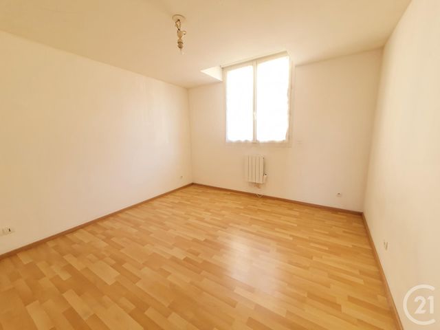 Afficher la photo en grand Appartement F4 à vendre - 4 pièces - 64.01 m2 - CHAMPAGNE SUR OISE - 95 - ILE-DE-FRANCE - Century 21 Osmose