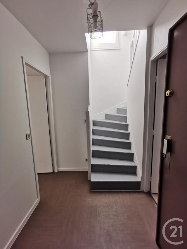 Afficher la photo en grand Appartement F3 à vendre - 3 pièces - 70.11 m2 - PONTOISE - 95 - ILE-DE-FRANCE - Century 21 Osmose