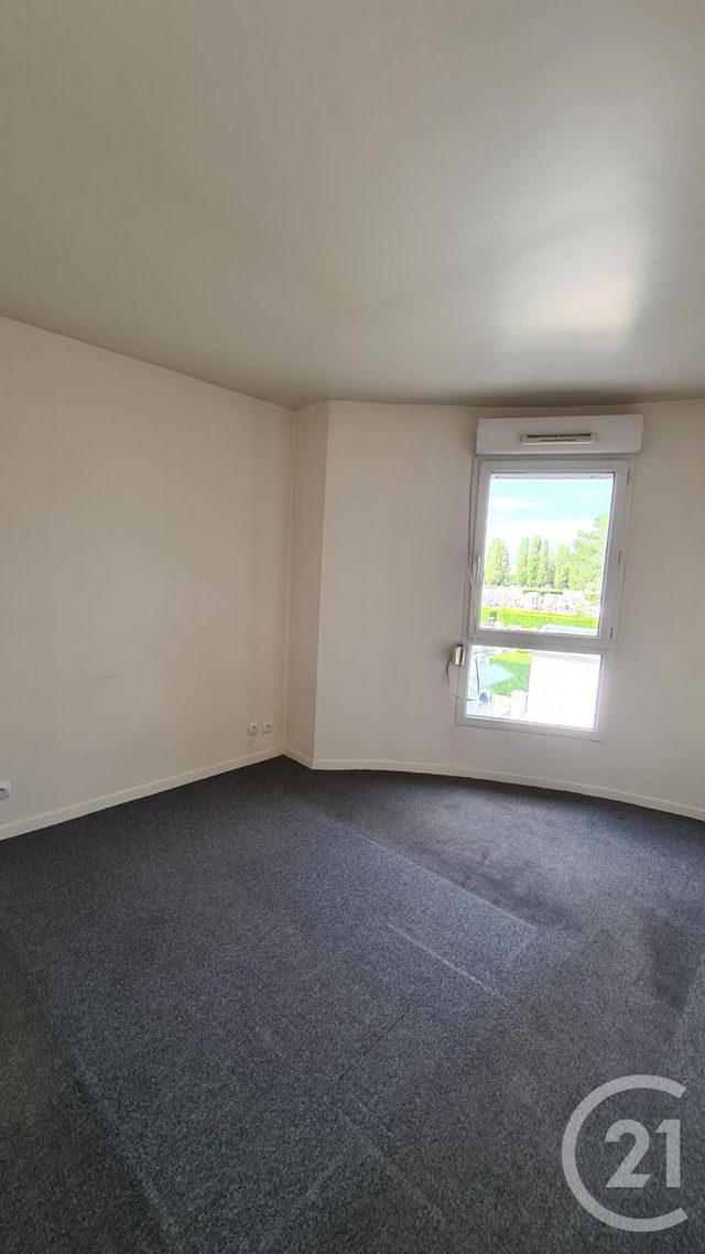 Afficher la photo en grand Appartement F4 à vendre - 4 pièces - 89.2 m2 - PONTOISE - 95 - ILE-DE-FRANCE - Century 21 Osmose