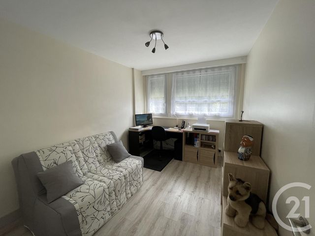 Afficher la photo en grand Appartement F4 à vendre - 4 pièces - 75.02 m2 - PONTOISE - 95 - ILE-DE-FRANCE - Century 21 Osmose