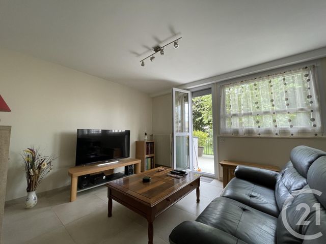 Afficher la photo en grand Appartement F4 à vendre - 4 pièces - 75.02 m2 - PONTOISE - 95 - ILE-DE-FRANCE - Century 21 Osmose