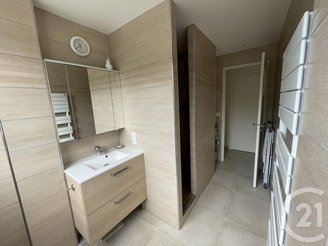 Afficher la photo en grand Appartement F4 à vendre - 4 pièces - 75.02 m2 - PONTOISE - 95 - ILE-DE-FRANCE - Century 21 Osmose