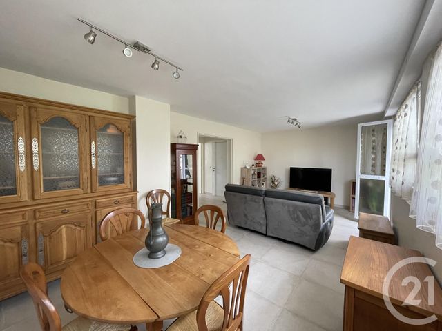Afficher la photo en grand Appartement F4 à vendre - 4 pièces - 75.02 m2 - PONTOISE - 95 - ILE-DE-FRANCE - Century 21 Osmose