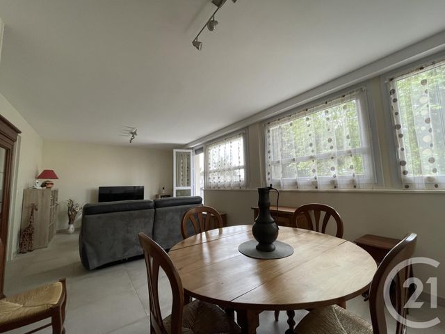 Afficher la photo en grand Appartement F4 à vendre - 4 pièces - 75.02 m2 - PONTOISE - 95 - ILE-DE-FRANCE - Century 21 Osmose