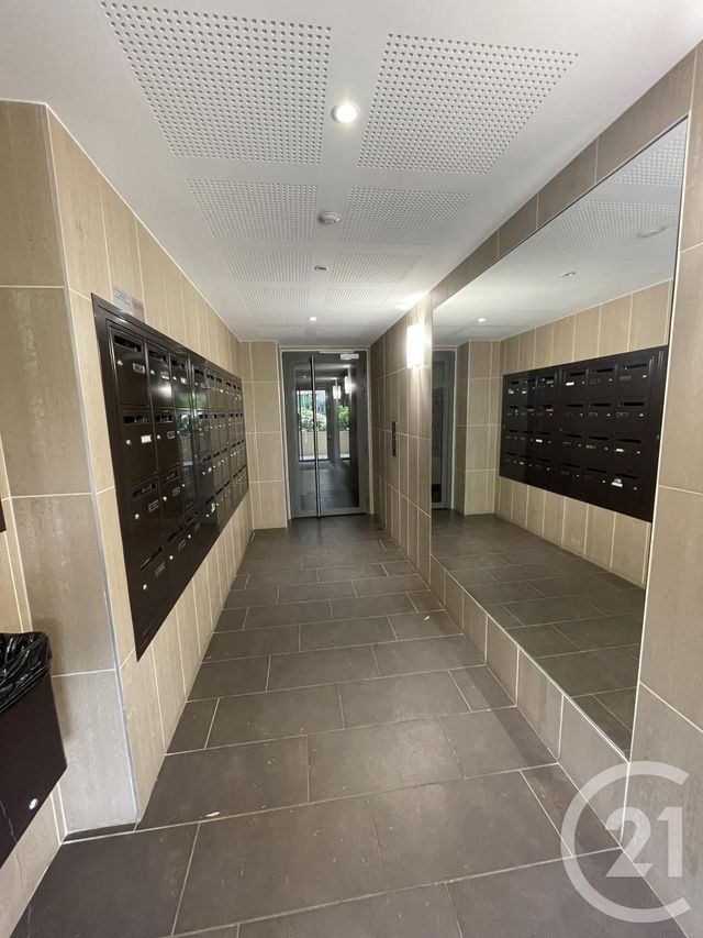 Afficher la photo en grand appartement à vendre - 2 pièces - 39.68 m2 - PONTOISE - 95 - ILE-DE-FRANCE - Century 21 Osmose