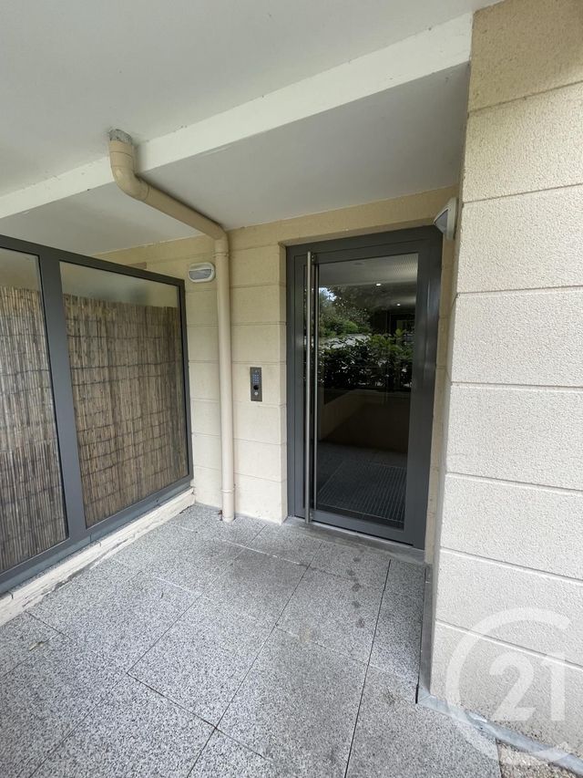 Afficher la photo en grand appartement à vendre - 2 pièces - 39.68 m2 - PONTOISE - 95 - ILE-DE-FRANCE - Century 21 Osmose