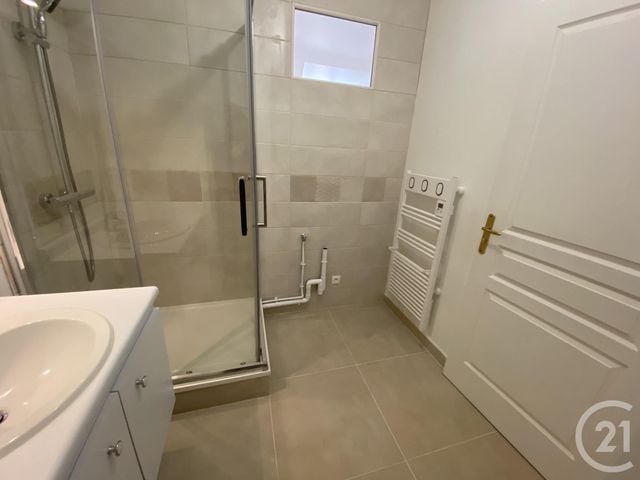 Appartement F2 à louer - 2 pièces - 39.1 m2 - PONTOISE - 95 - ILE-DE-FRANCE - Century 21 Osmose