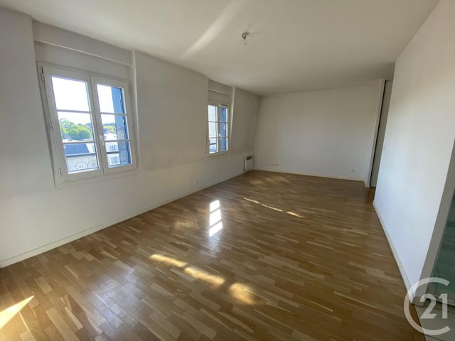 Appartement F2 à louer - 2 pièces - 46.6 m2 - PONTOISE - 95 - ILE-DE-FRANCE - Century 21 Osmose
