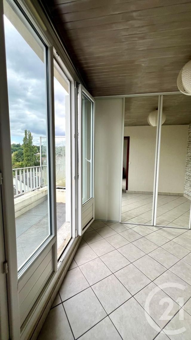 Afficher la photo en grand Appartement F2 à vendre - 2 pièces - 48.31 m2 - PONTOISE - 95 - ILE-DE-FRANCE - Century 21 Osmose