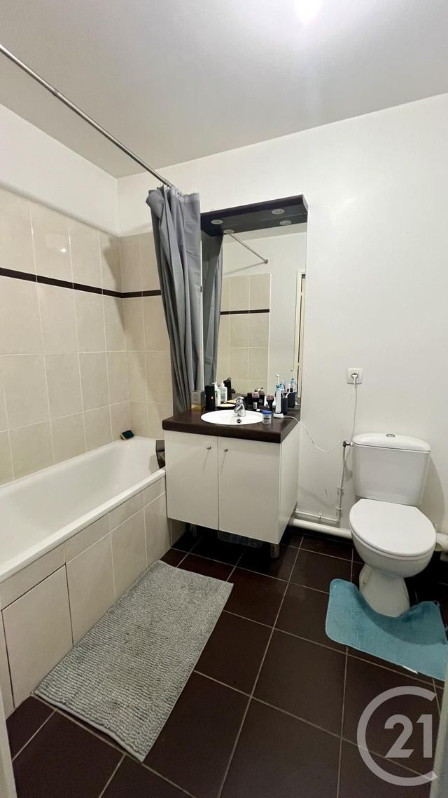 Afficher la photo en grand Appartement F2 à vendre - 2 pièces - 45.85 m2 - PONTOISE - 95 - ILE-DE-FRANCE - Century 21 Osmose