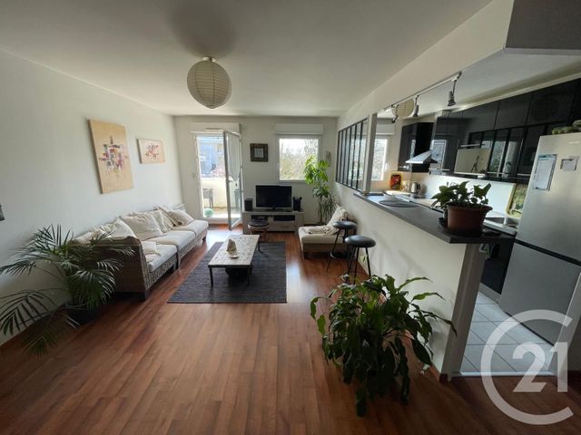 Appartement F3 à vendre - 3 pièces - 77.89 m2 - PONTOISE - 95 - ILE-DE-FRANCE - Century 21 Osmose