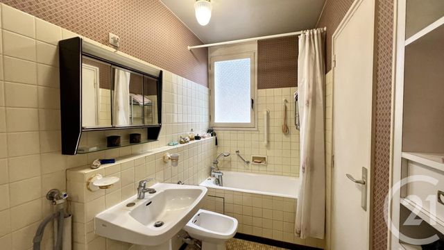 Appartement T4 à vendre - 4 pièces - 91.1 m2 - PONTOISE - 95 - ILE-DE-FRANCE - Century 21 Osmose