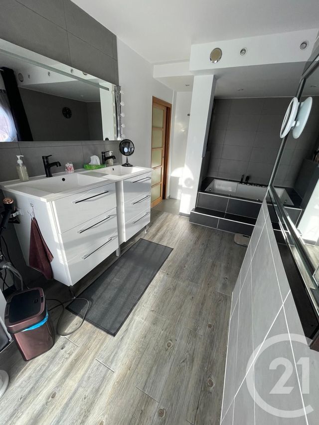 Appartement à vendre - 6 pièces - 162.08 m2 - PONTOISE - 95 - ILE-DE-FRANCE - Century 21 Osmose