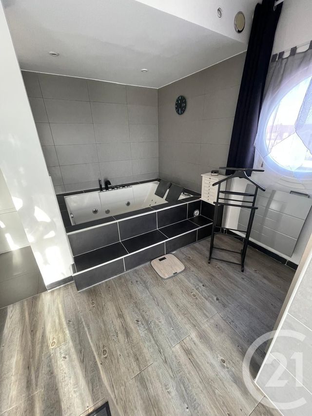 Appartement à vendre - 6 pièces - 162.08 m2 - PONTOISE - 95 - ILE-DE-FRANCE - Century 21 Osmose