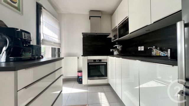 Afficher la photo en grand Appartement Duplex à vendre - 4 pièces - 79.4 m2 - PONTOISE - 95 - ILE-DE-FRANCE - Century 21 Osmose