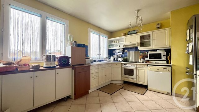 Afficher la photo en grand Appartement F5 à vendre - 5 pièces - 90.21 m2 - ST OUEN L AUMONE - 95 - ILE-DE-FRANCE - Century 21 Osmose