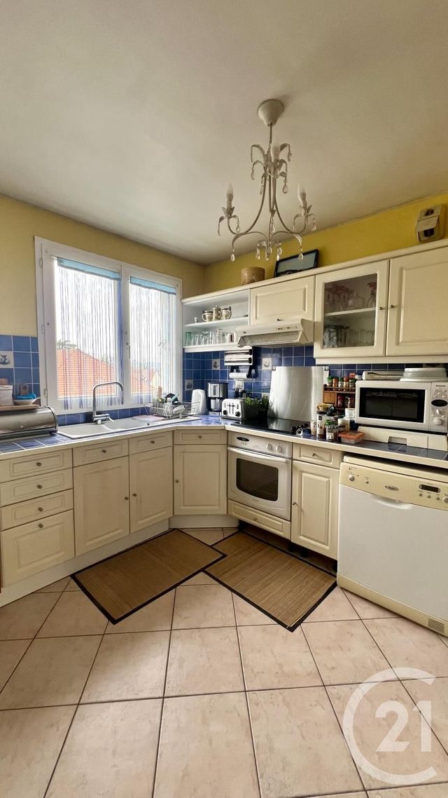 Afficher la photo en grand Appartement F5 à vendre - 5 pièces - 90.21 m2 - ST OUEN L AUMONE - 95 - ILE-DE-FRANCE - Century 21 Osmose