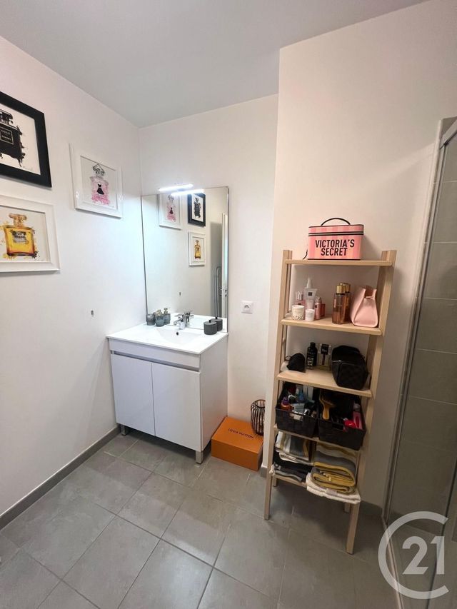 Appartement T2 à vendre - 2 pièces - 41.72 m2 - PONTOISE - 95 - ILE-DE-FRANCE - Century 21 Osmose