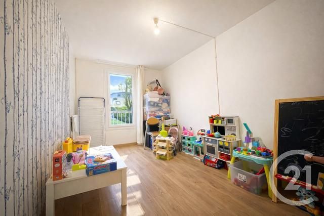 Appartement F4 à vendre - 4 pièces - 80.94 m2 - PONTOISE - 95 - ILE-DE-FRANCE - Century 21 Osmose