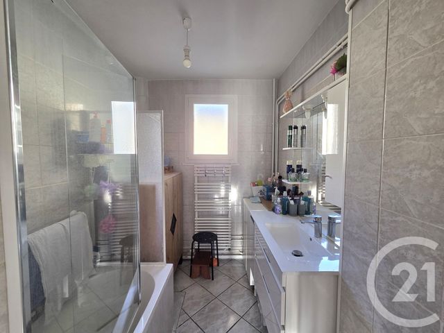 Appartement F4 à vendre - 4 pièces - 76.0 m2 - PONTOISE - 95 - ILE-DE-FRANCE - Century 21 Osmose