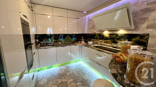 Appartement F5 à vendre - 5 pièces - 102.18 m2 - ST OUEN L AUMONE - 95 - ILE-DE-FRANCE - Century 21 Osmose