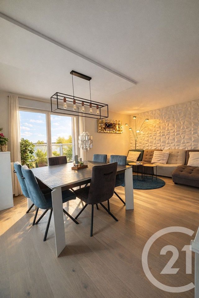 Appartement F3 à vendre - 3 pièces - 72.7 m2 - PONTOISE - 95 - ILE-DE-FRANCE - Century 21 Osmose