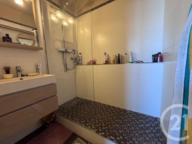 Appartement F3 à vendre - 3 pièces - 55.4 m2 - LA GARENNE COLOMBES - 92 - ILE-DE-FRANCE - Century 21 Osmose