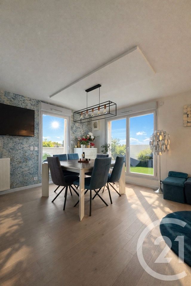 Appartement F3 à vendre - 3 pièces - 72.7 m2 - PONTOISE - 95 - ILE-DE-FRANCE - Century 21 Osmose