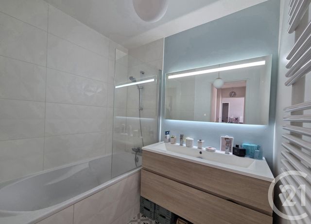 Appartement F3 à vendre - 3 pièces - 64.02 m2 - ST OUEN L AUMONE - 95 - ILE-DE-FRANCE - Century 21 Osmose