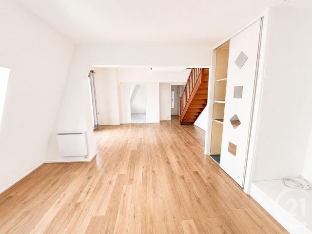 Appartement F2 à vendre - 2 pièces - 57.21 m2 - PONTOISE - 95 - ILE-DE-FRANCE - Century 21 Osmose