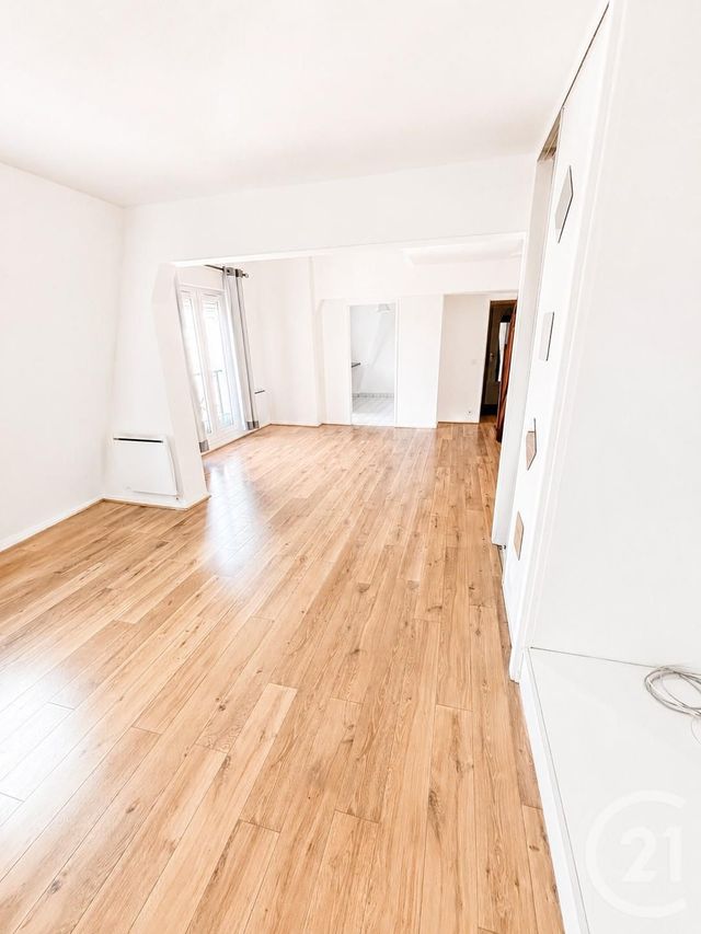 Appartement F2 à vendre - 2 pièces - 57.21 m2 - PONTOISE - 95 - ILE-DE-FRANCE - Century 21 Osmose