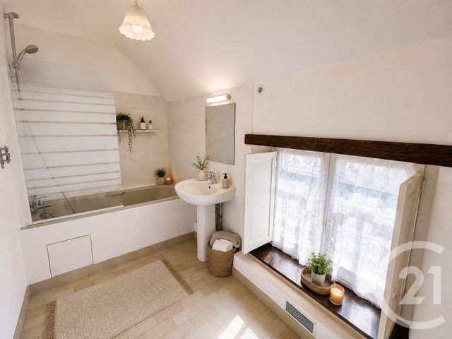 Appartement F2 à vendre - 2 pièces - 39.75 m2 - PONTOISE - 95 - ILE-DE-FRANCE - Century 21 Osmose