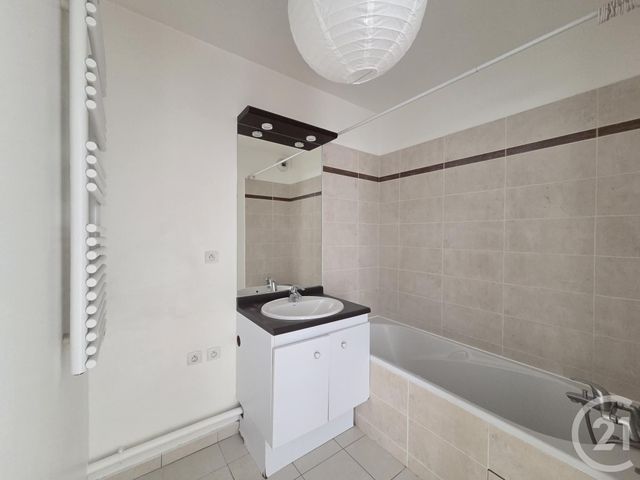 Appartement F3 à vendre - 3 pièces - 62.16 m2 - ST OUEN L AUMONE - 95 - ILE-DE-FRANCE - Century 21 Osmose