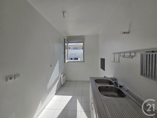 Appartement F3 à vendre - 3 pièces - 61.39 m2 - ST OUEN L AUMONE - 95 - ILE-DE-FRANCE - Century 21 Osmose