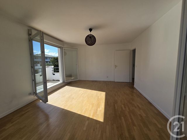 Appartement F3 à vendre - 3 pièces - 61.39 m2 - ST OUEN L AUMONE - 95 - ILE-DE-FRANCE - Century 21 Osmose