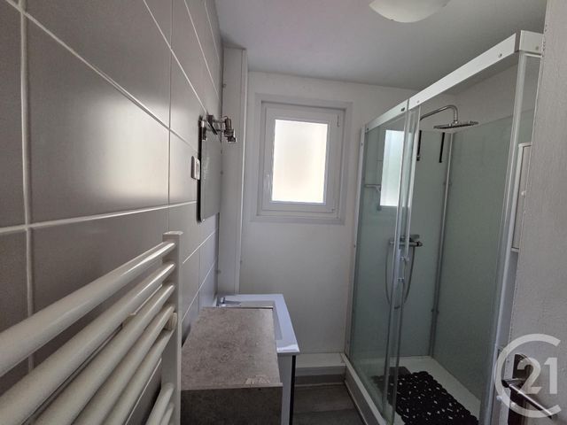 Appartement F2 à vendre - 2 pièces - 50.56 m2 - PONTOISE - 95 - ILE-DE-FRANCE - Century 21 Osmose