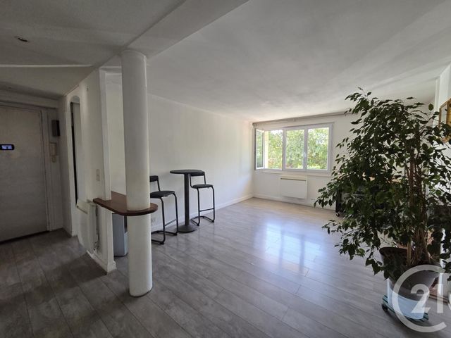 Appartement F2 à vendre - 2 pièces - 50.56 m2 - PONTOISE - 95 - ILE-DE-FRANCE - Century 21 Osmose