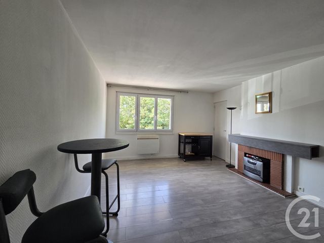 Appartement F2 à vendre - 2 pièces - 50.56 m2 - PONTOISE - 95 - ILE-DE-FRANCE - Century 21 Osmose