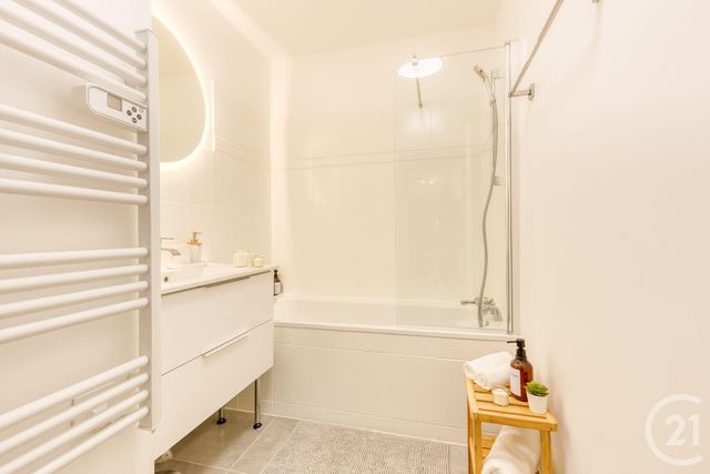 Appartement F3 à vendre - 3 pièces - 53.61 m2 - ST OUEN L AUMONE - 95 - ILE-DE-FRANCE - Century 21 Osmose
