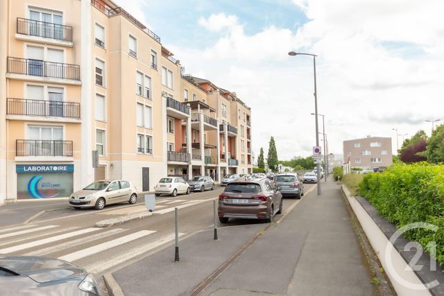 Appartement F3 à vendre - 3 pièces - 53.61 m2 - ST OUEN L AUMONE - 95 - ILE-DE-FRANCE - Century 21 Osmose