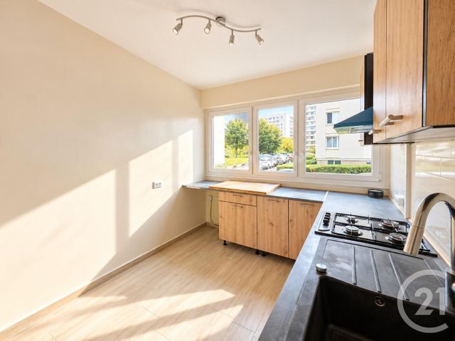 Appartement F2 à vendre - 2 pièces - 57.07 m2 - PONTOISE - 95 - ILE-DE-FRANCE - Century 21 Osmose