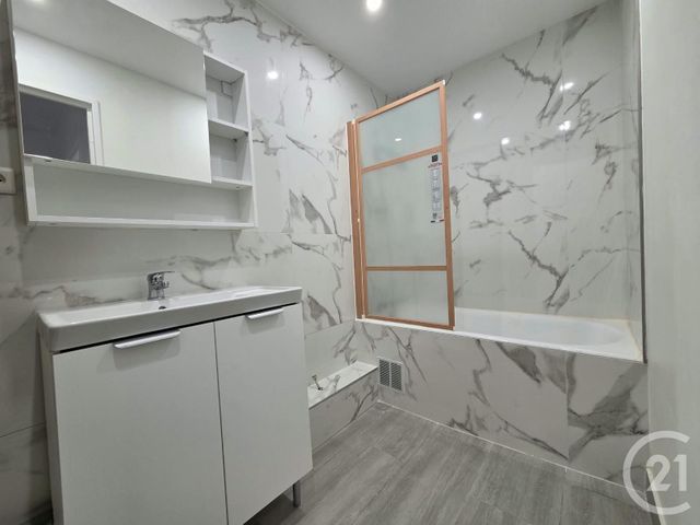 Appartement F2 à vendre - 2 pièces - 57.07 m2 - PONTOISE - 95 - ILE-DE-FRANCE - Century 21 Osmose