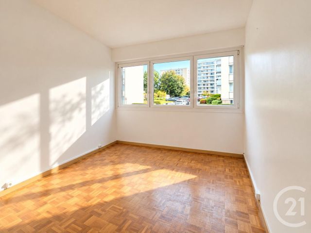Appartement F2 à vendre - 2 pièces - 57.07 m2 - PONTOISE - 95 - ILE-DE-FRANCE - Century 21 Osmose